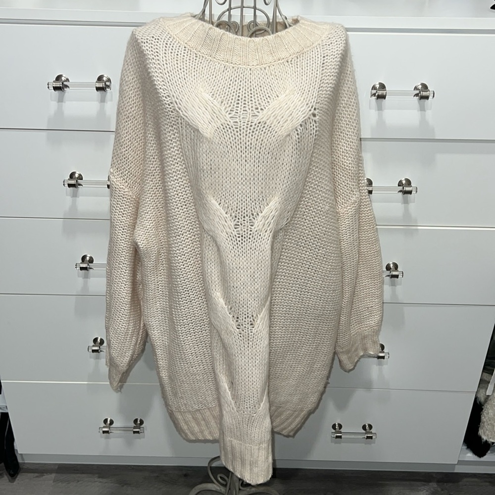 Aerie oversized knit sweater, size M